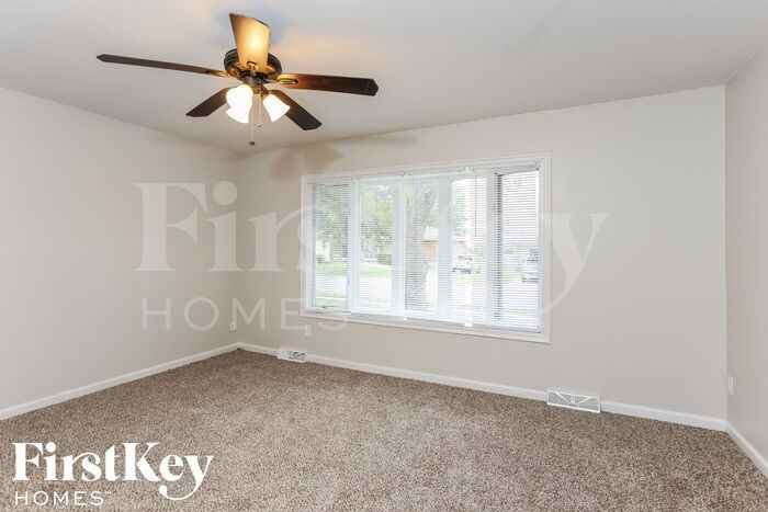 400 Sw Glendana St - Photo 2 of 15