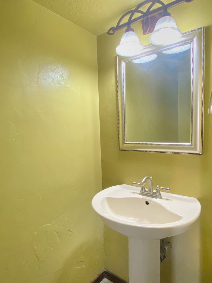 6004 W Hefner Rd #NA - Photo 4 of 13