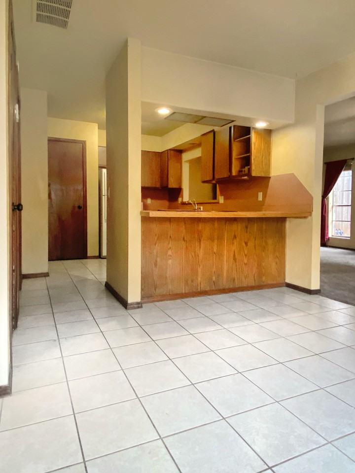 6004 W Hefner Rd #NA - Photo 5 of 13