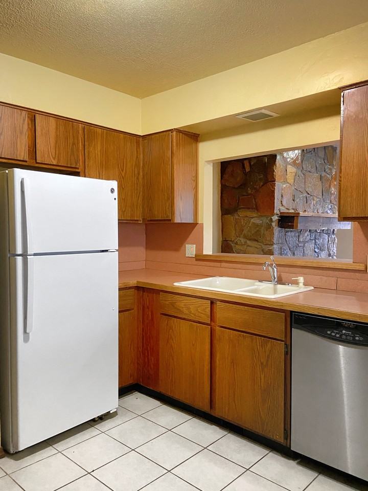 6004 W Hefner Rd #NA - Photo 7 of 13