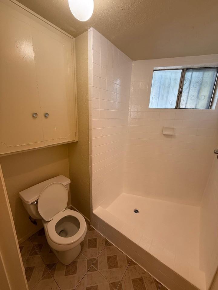 1506 Sepulveda Ave #E - Photo 6 of 10