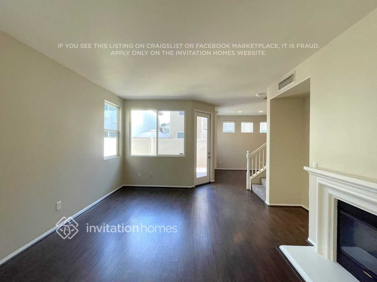 1052 Agate Ct - Photo 3 of 16