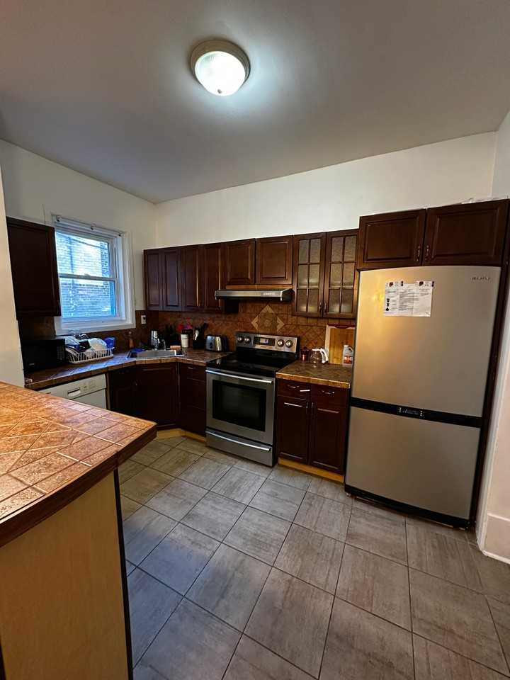 1299 Rue de la Visitation - Photo 2 of 19