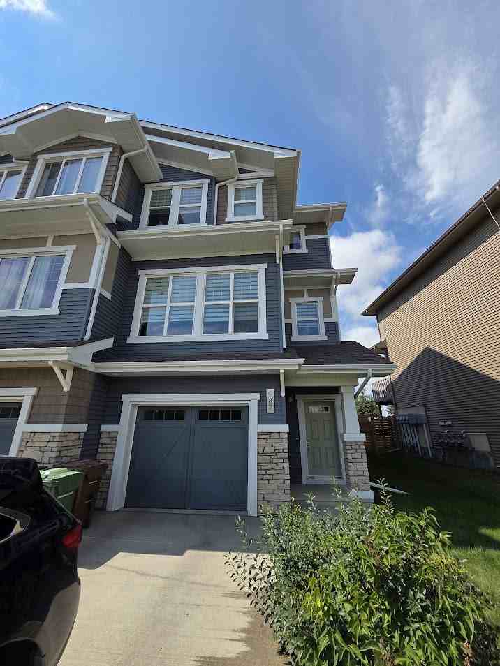 Jensen Lakes 3 Bed / 2.5 Bath Townhome with Double Garage – Beach Community Living – SF299 - Photo 2 of 34