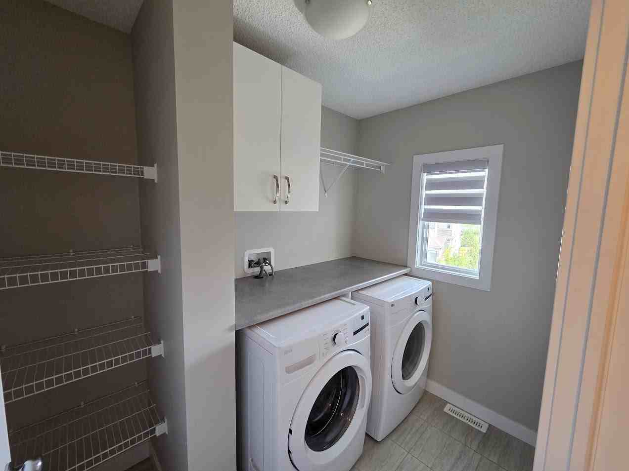 Jensen Lakes 3 Bed / 2.5 Bath Townhome with Double Garage – Beach Community Living – SF299 - Photo 3 of 34