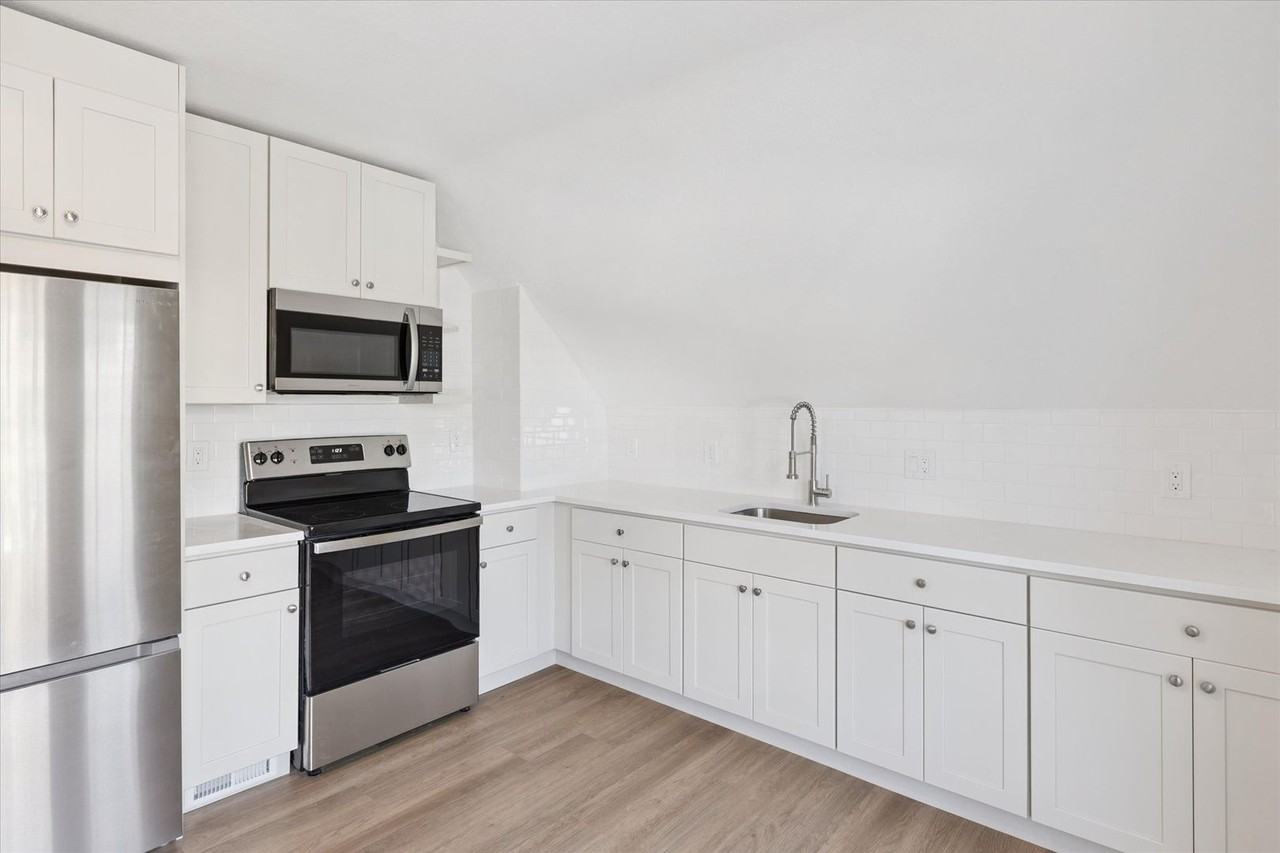 1620 Walnut St - Photo 3 of 42