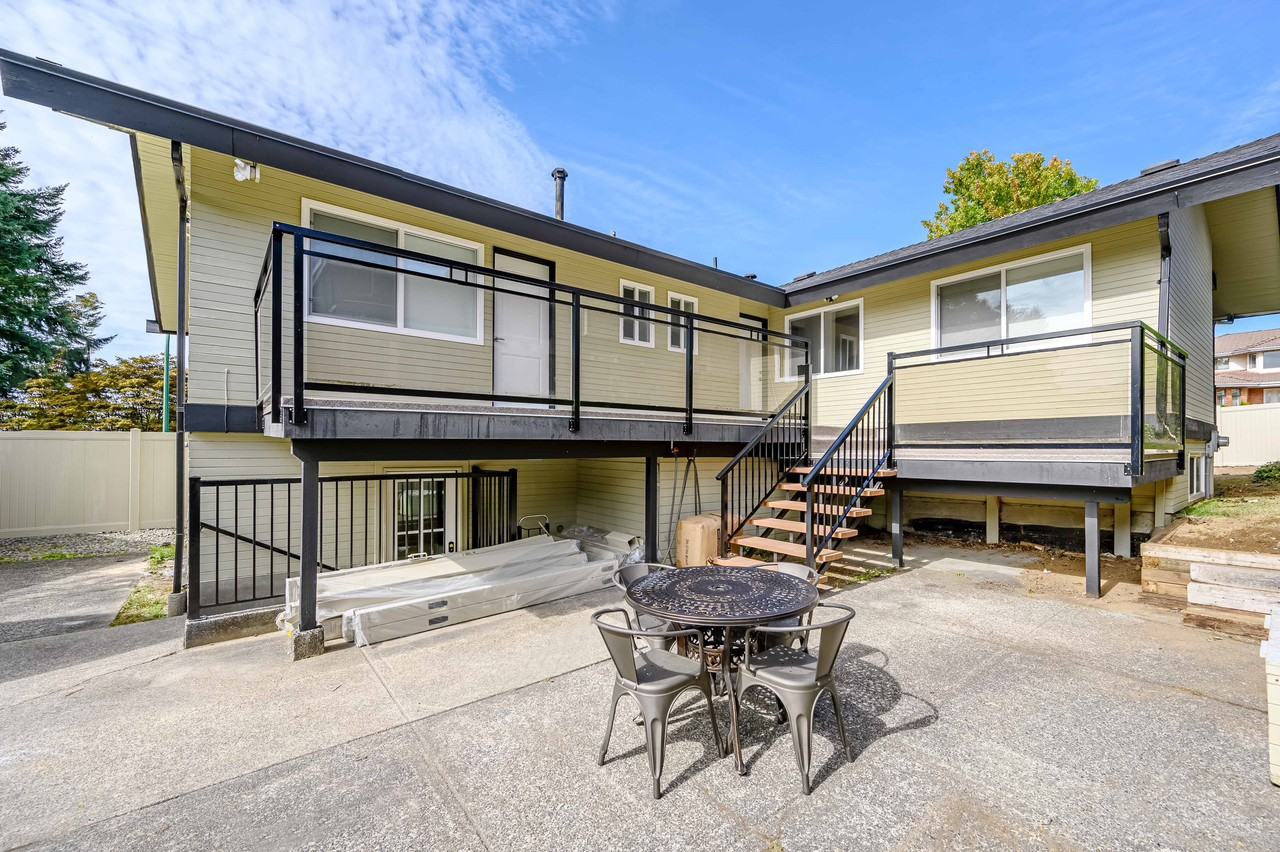 5588 Meadedale Dr - Photo 6 of 20