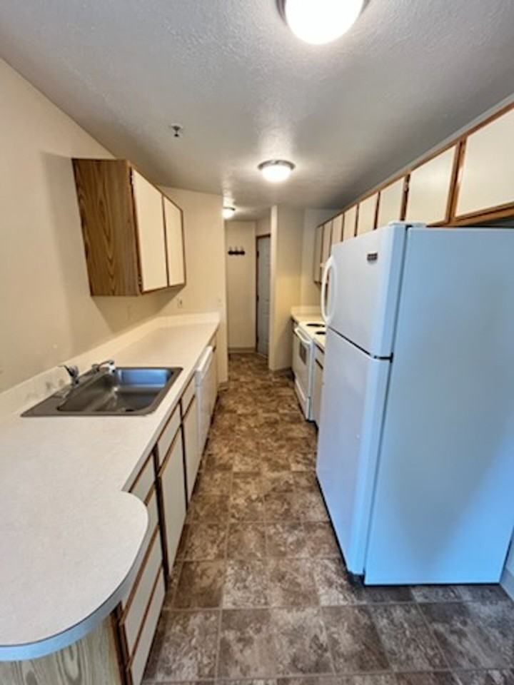 Stonecrest Apartments - Photo 4 of 6