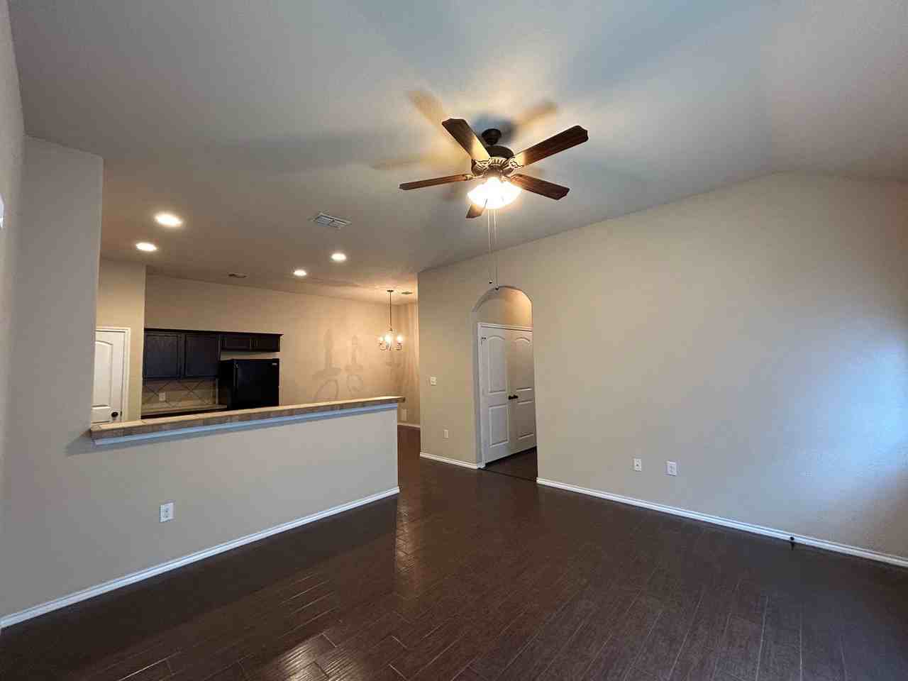 697 Creekside Cir - Photo 3 of 24
