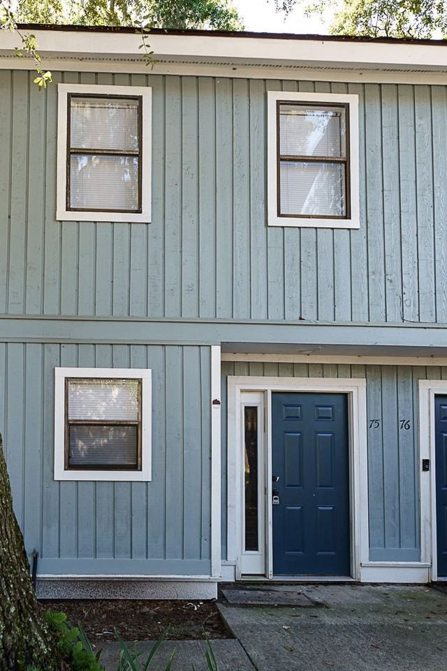 2304 Pine Ct S - Photo 2 of 44