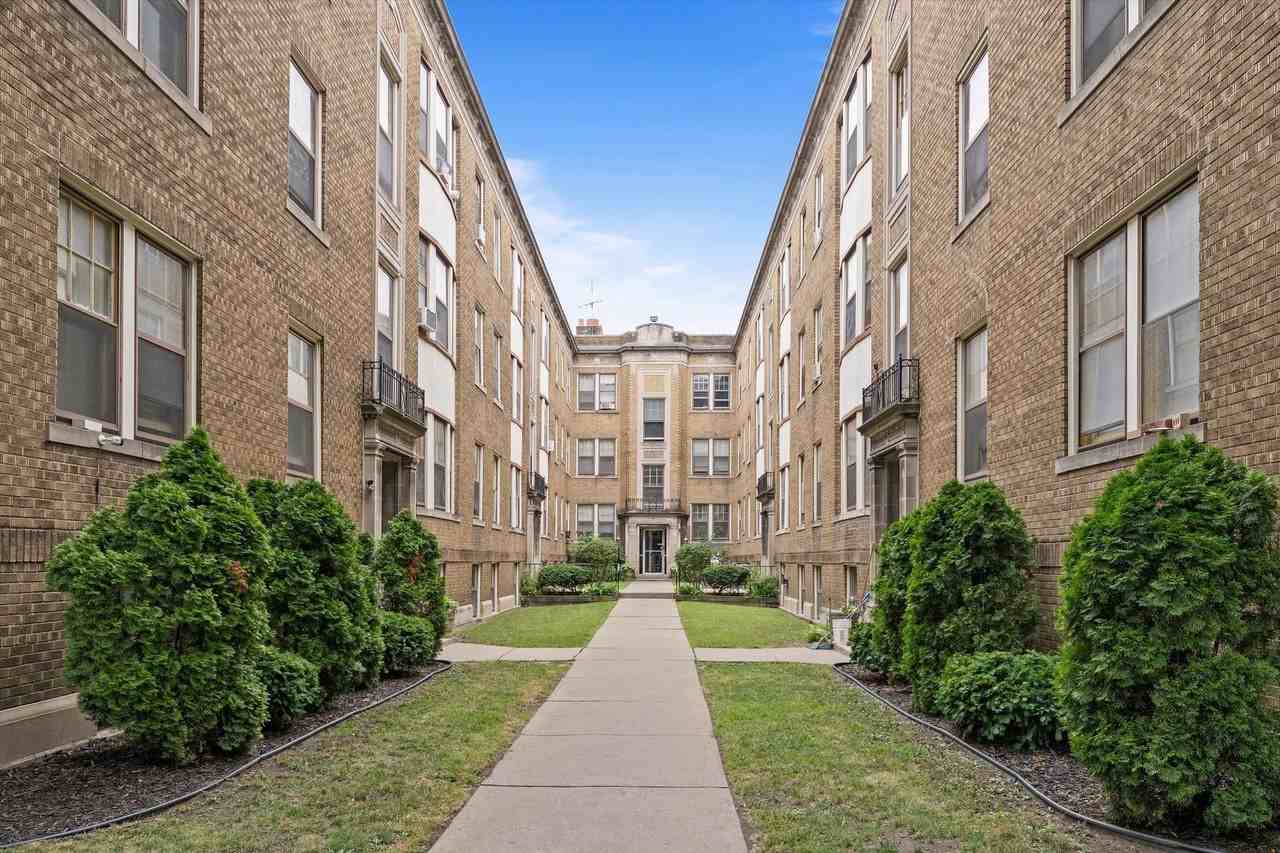 691 Seward - Photo 2 of 41