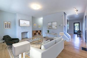 featured image of 2407 Cobden St