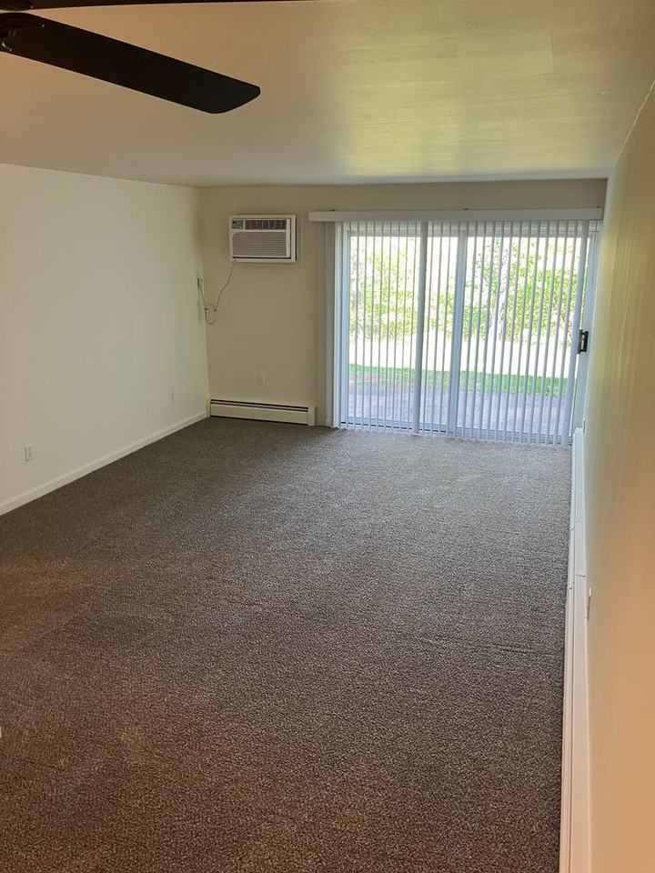 1459 Henley Rd - Photo 5 of 12