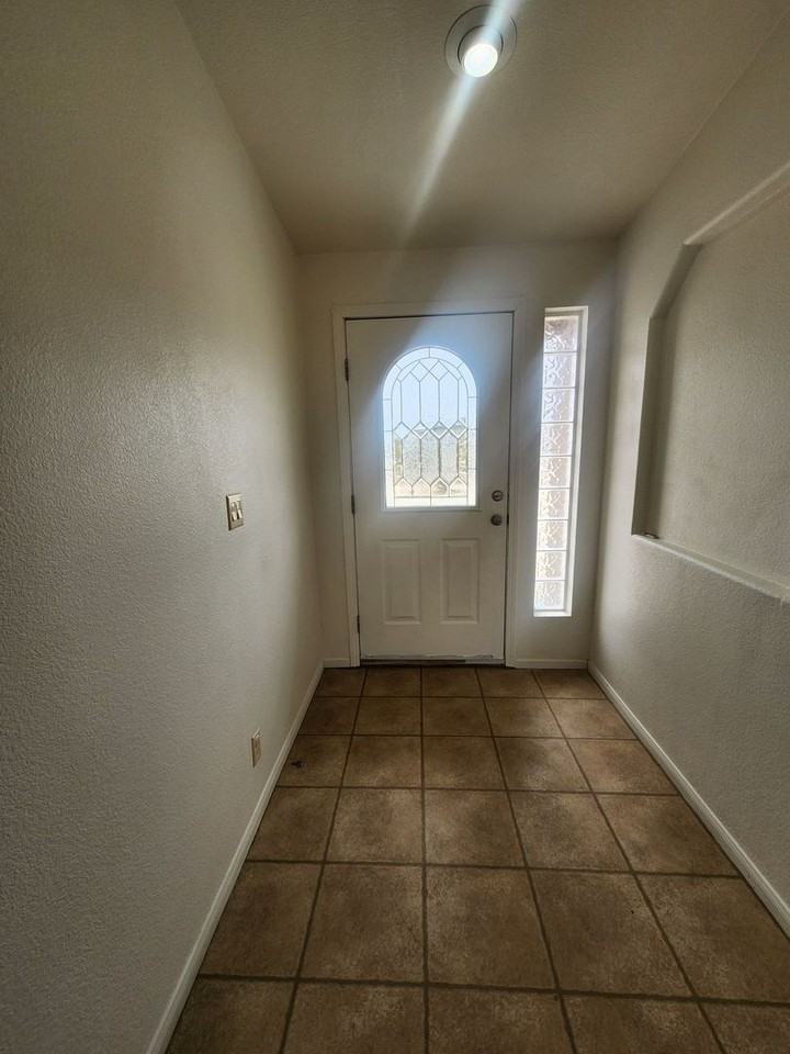 74892 Sunset Dr - Photo 2 of 14