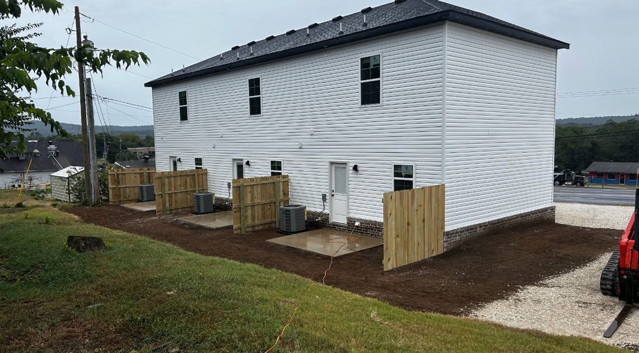 122 N Centennial Ave - Photo 3 of 49