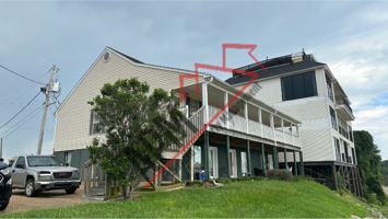 featured image of 702 Trenton St