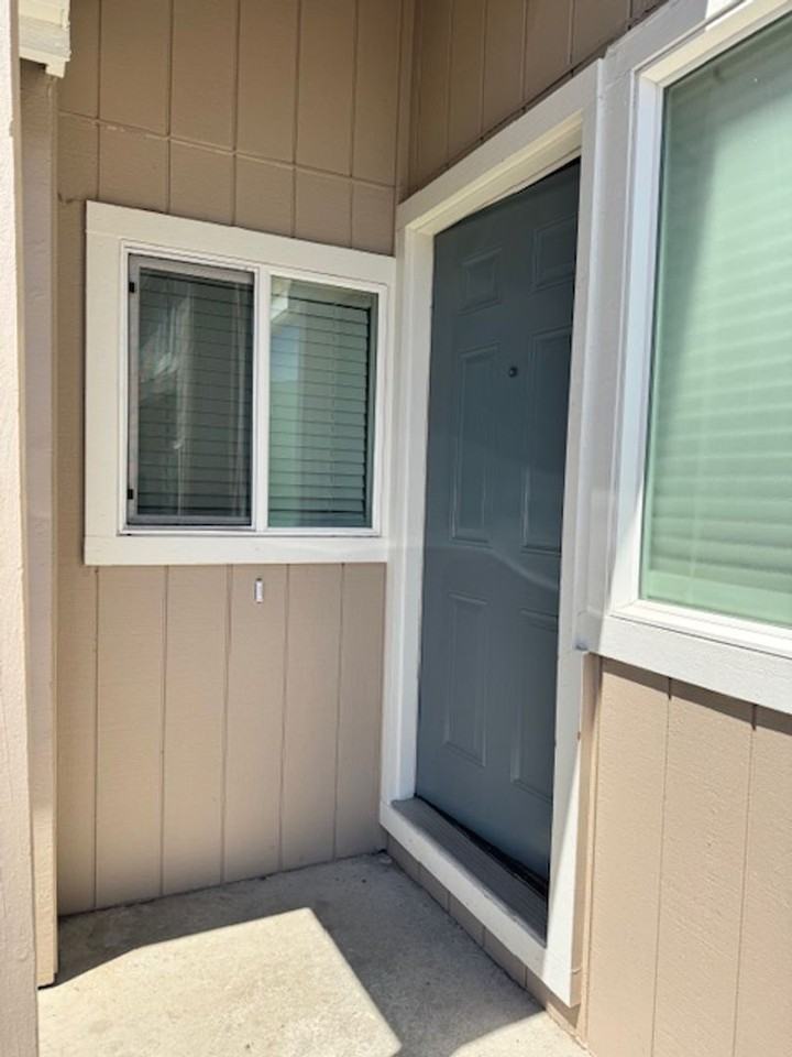 160 Tammy Cir - Photo 2 of 36