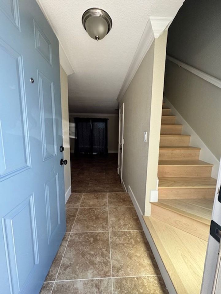 160 Tammy Cir - Photo 3 of 36