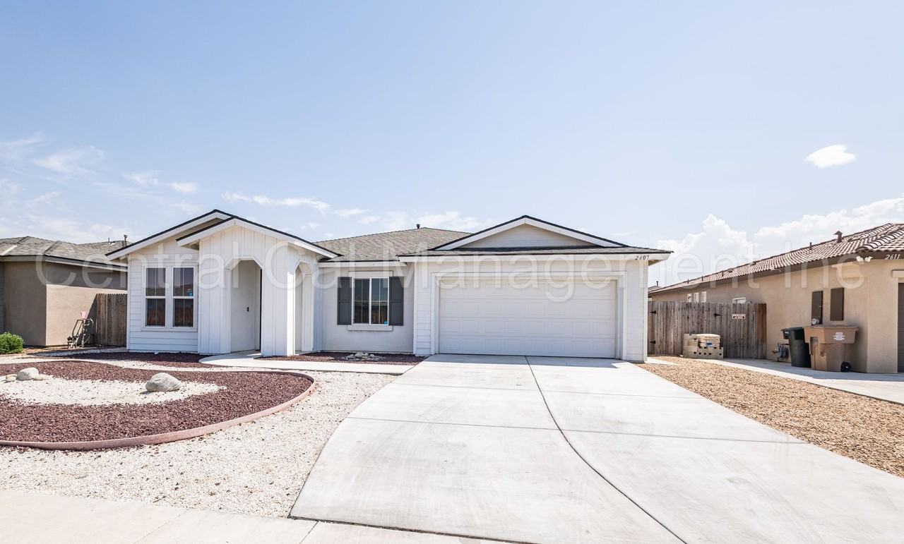 2607 Ricki Jeanne Ave - Photo 2 of 28