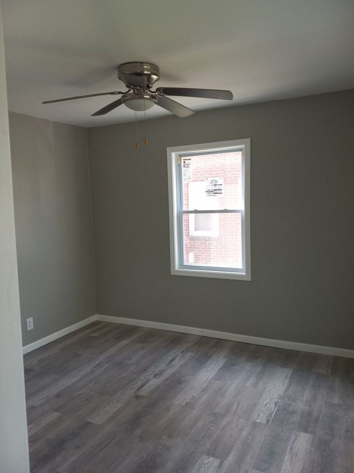 2633 Harrison St - Photo 2 of 10