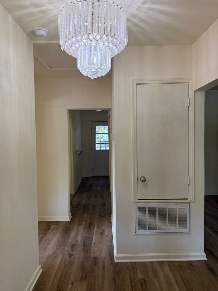 1209 Frink St - Photo 2 of 28