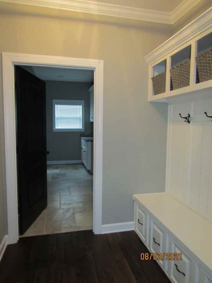 102 Cypress Ln - Photo 3 of 15