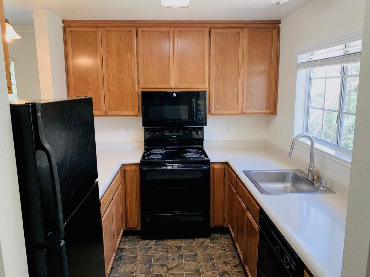 206 Tuscany Pl - Photo 3 of 4