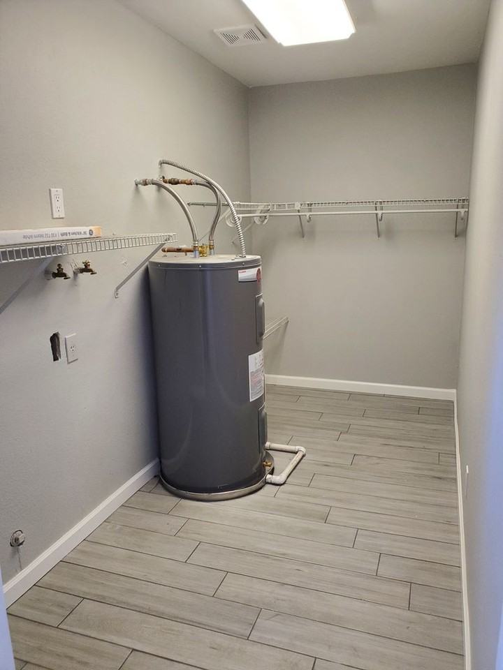 2726 S Longmore - Photo 3 of 21