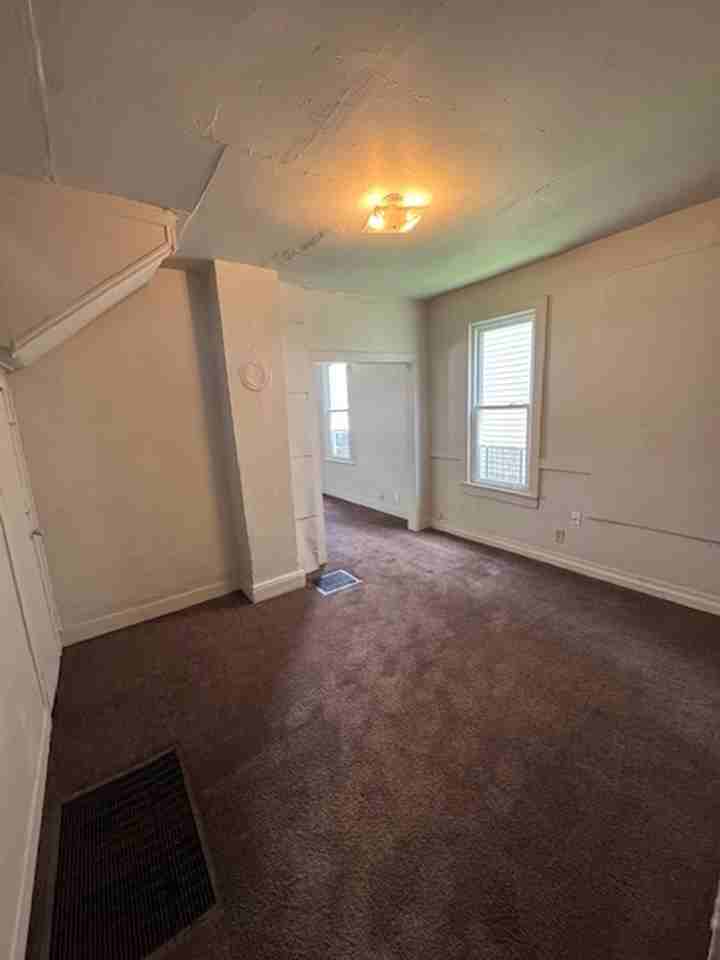 327 Brandriff St - Photo 2 of 7