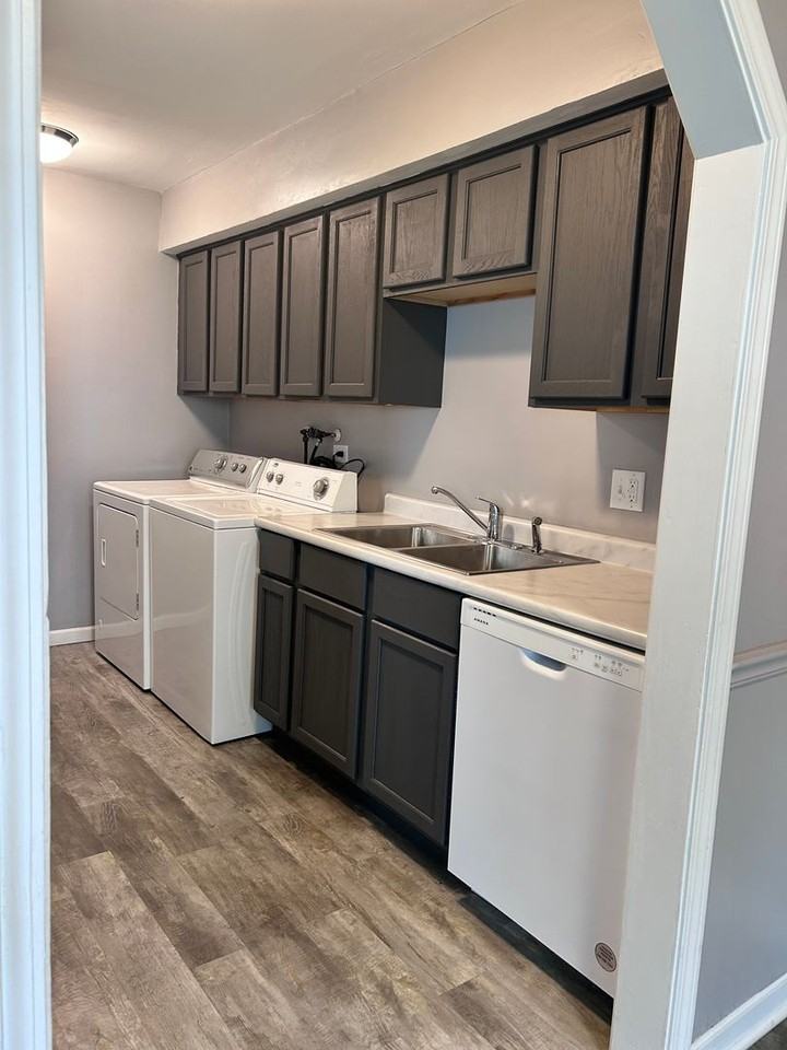 1302 S Glen Cir #D - Photo 7 of 15