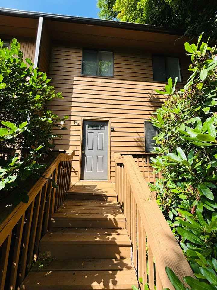 953 Lora Ln - Photo 2 of 18