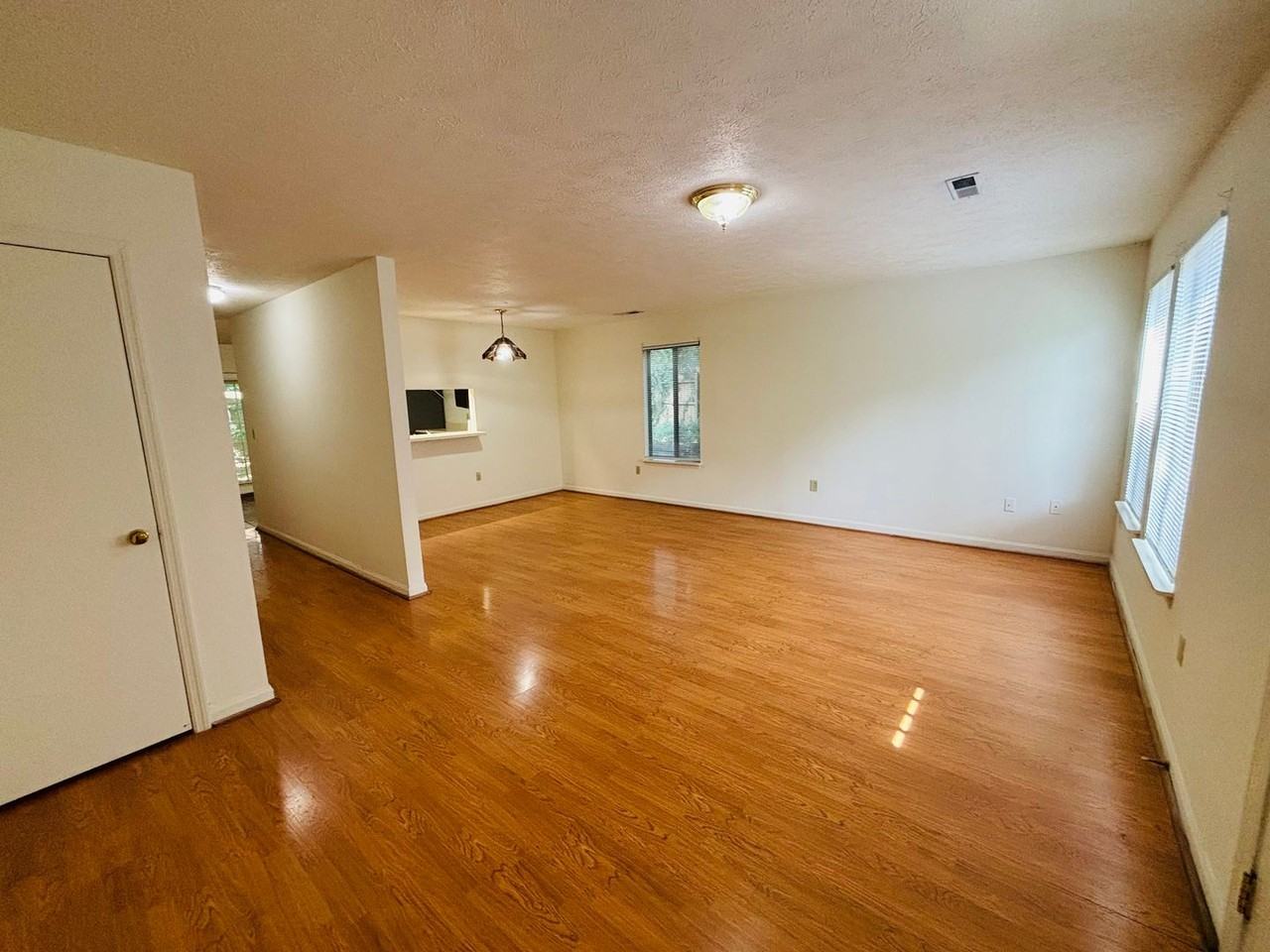 953 Lora Ln - Photo 4 of 19