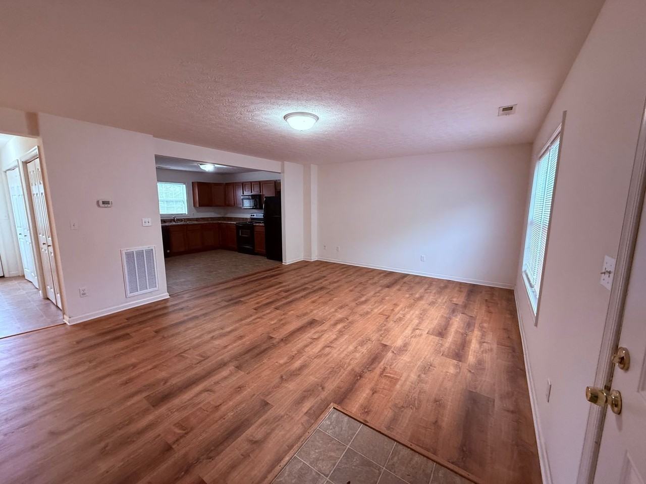 10 Station Ln Ne - Photo 4 of 19