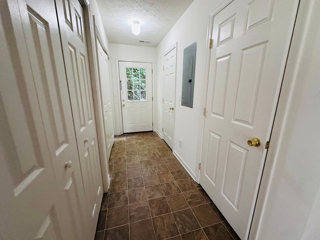 15 Station Ln Ne - Photo 5 of 10