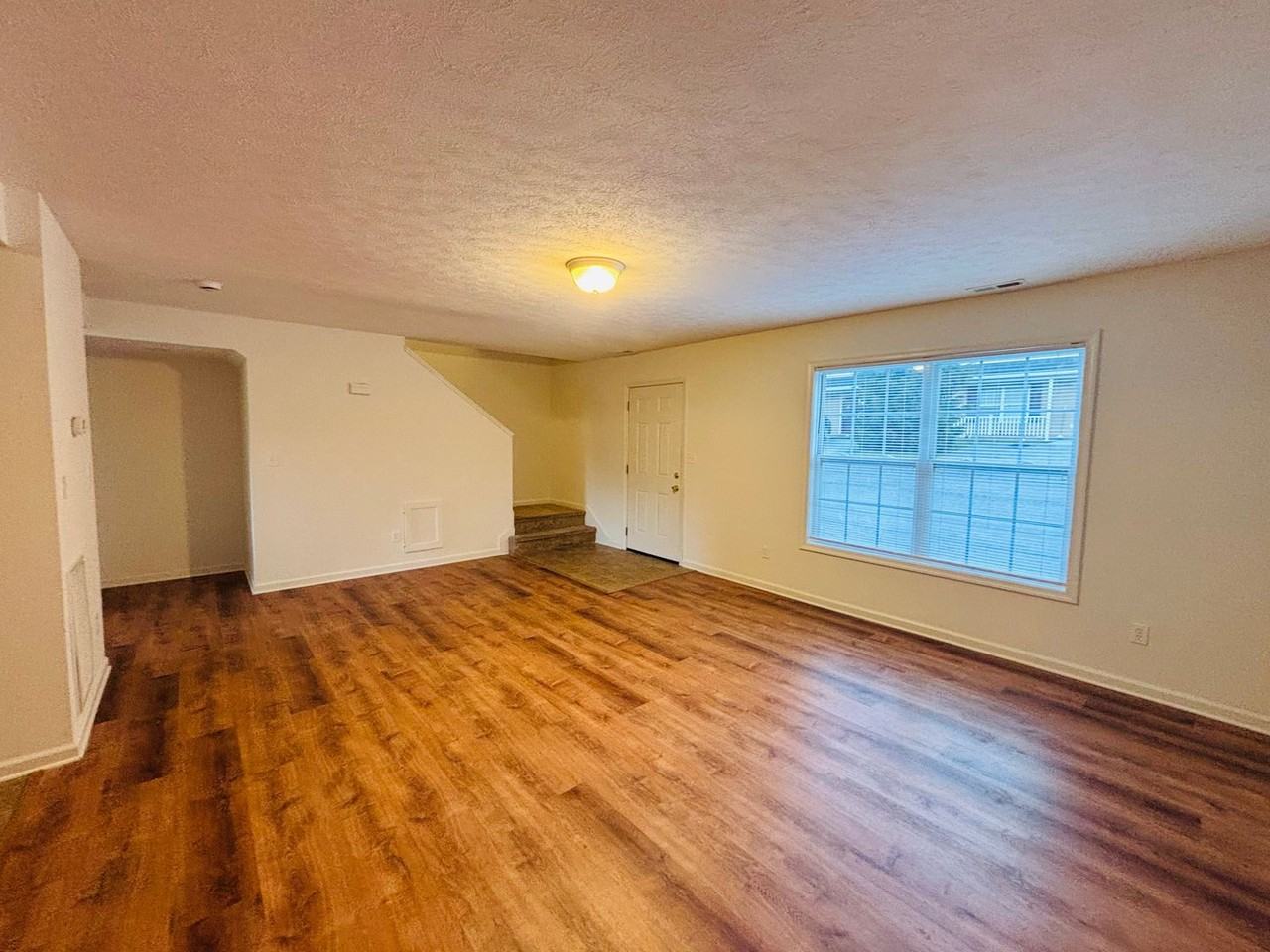 40 Station Ln Ne - Photo 4 of 15