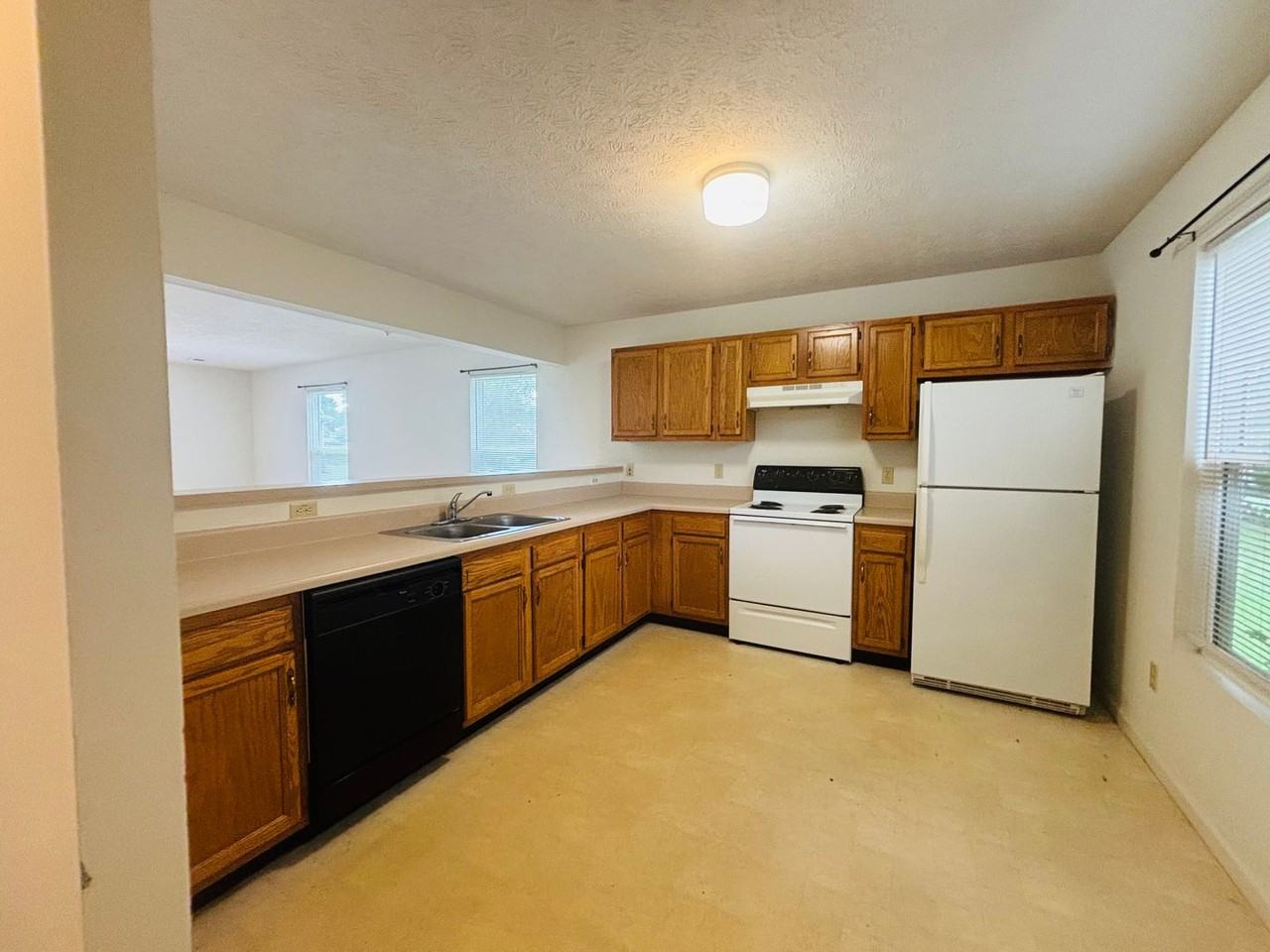 514 Craig St - Photo 4 of 18