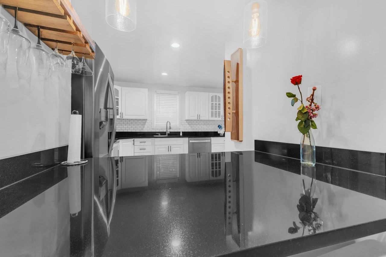 7113 Latour Ct - Photo 6 of 33