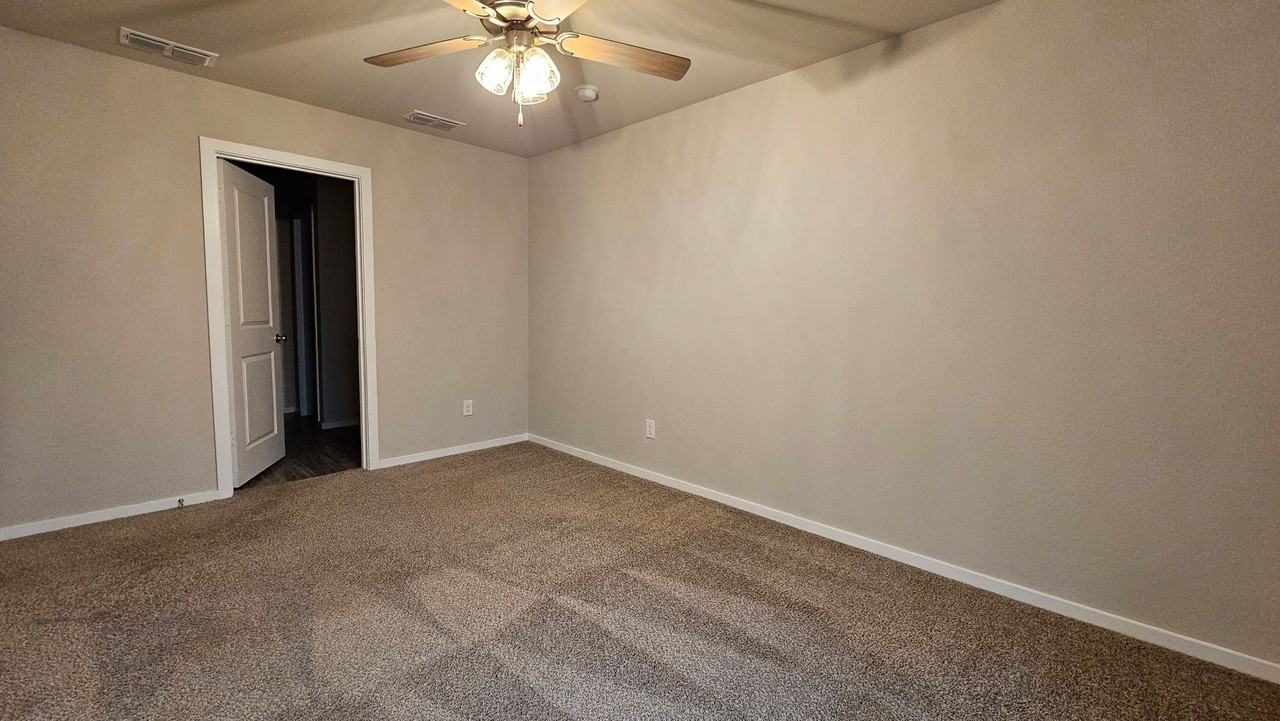 1623 133rd St #B - Photo 6 of 14