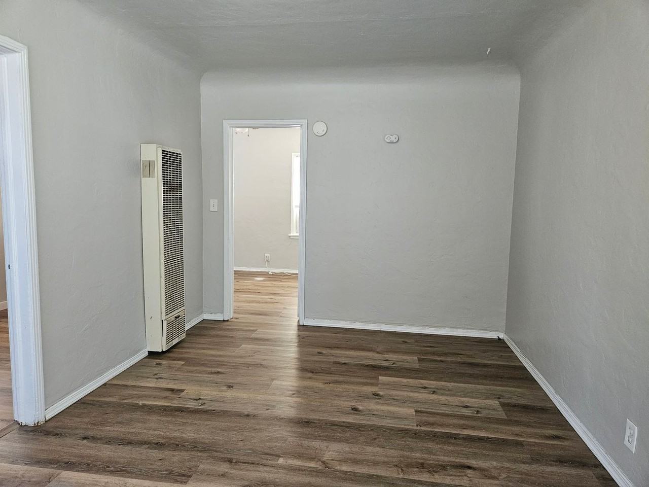 1112 Griffith Ave - Photo 2 of 4