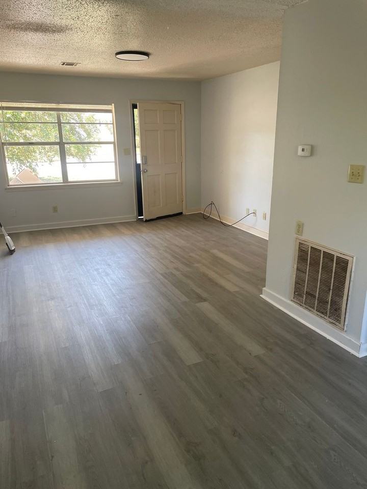 530 Cecil - Photo 4 of 25