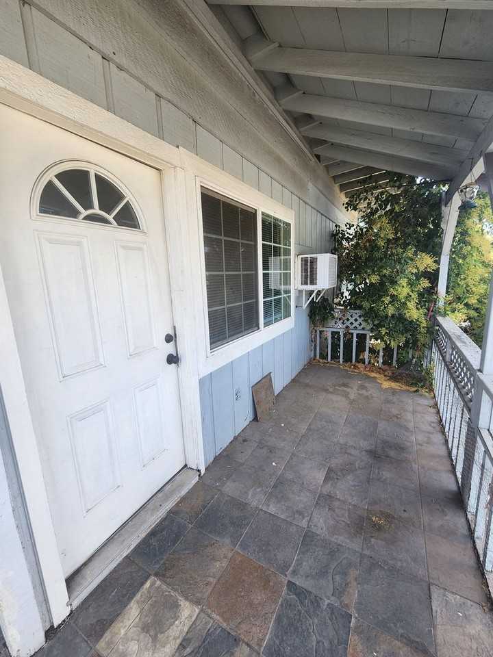 18371 Main St - Photo 2 of 13