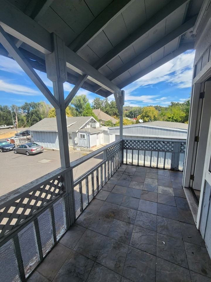 18371 Main St - Photo 3 of 13