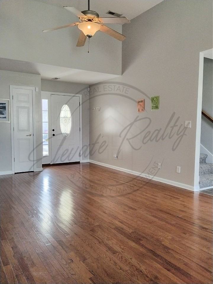 3756 Cindy Jo Dr N - Photo 6 of 39