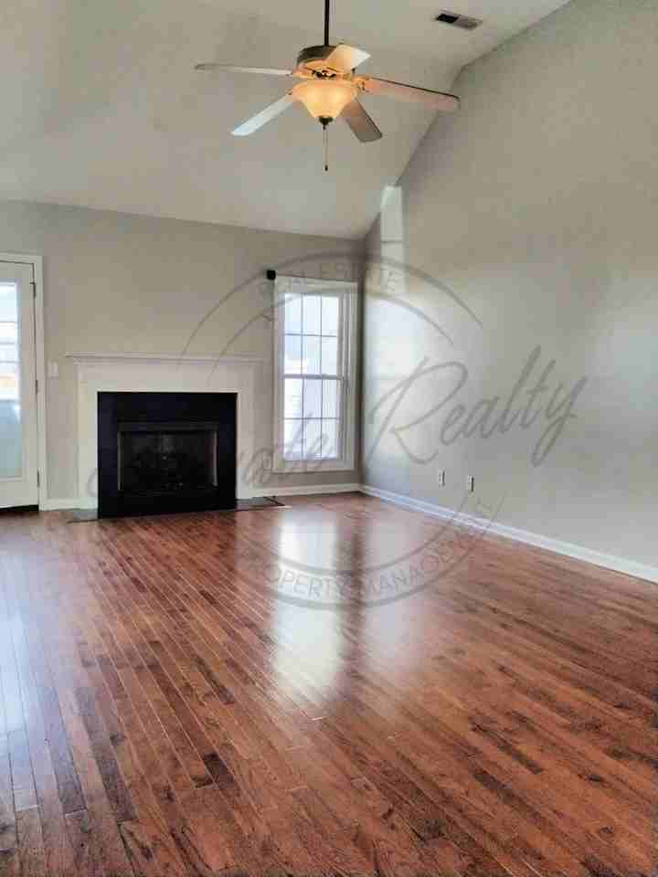 3756 Cindy Jo Dr N - Photo 7 of 39