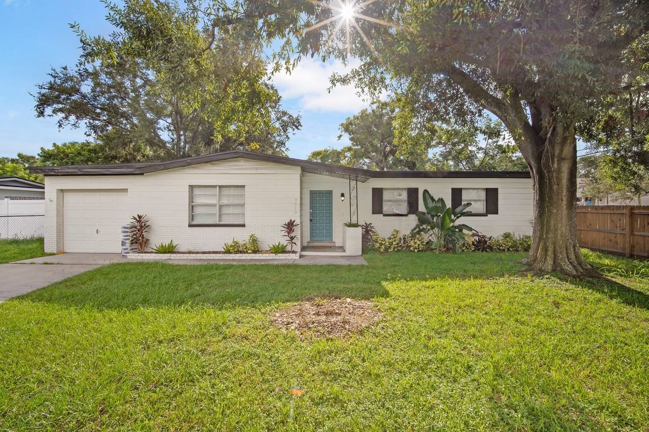 9618 Pine Ridge Ave - Photo 3 of 22