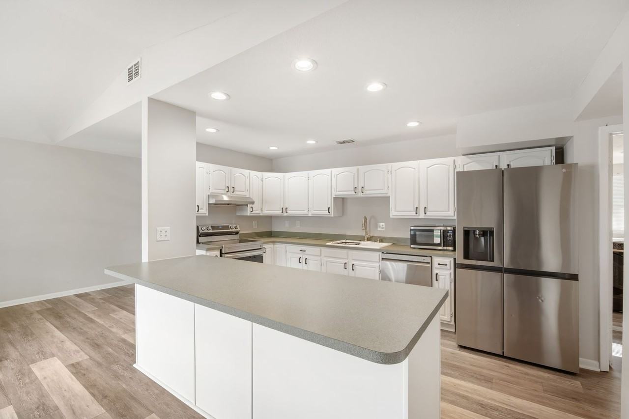 9618 Pine Ridge Ave - Photo 4 of 22