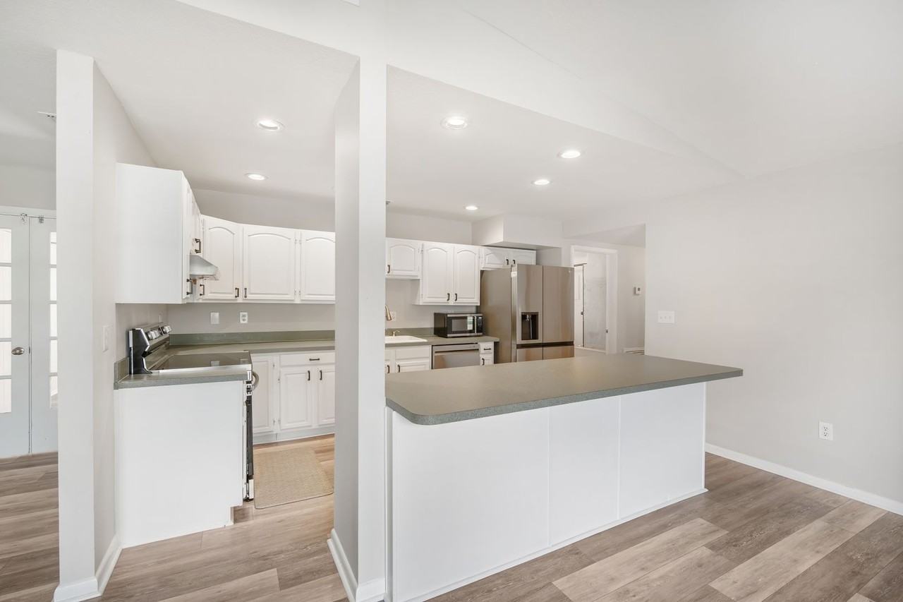 9618 Pine Ridge Ave - Photo 5 of 22