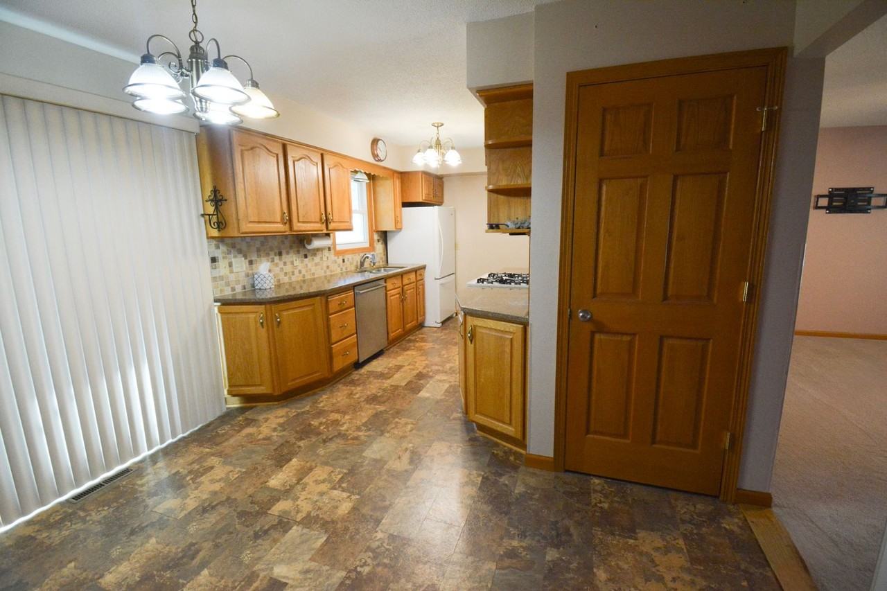 960 17th St Se - Photo 4 of 22