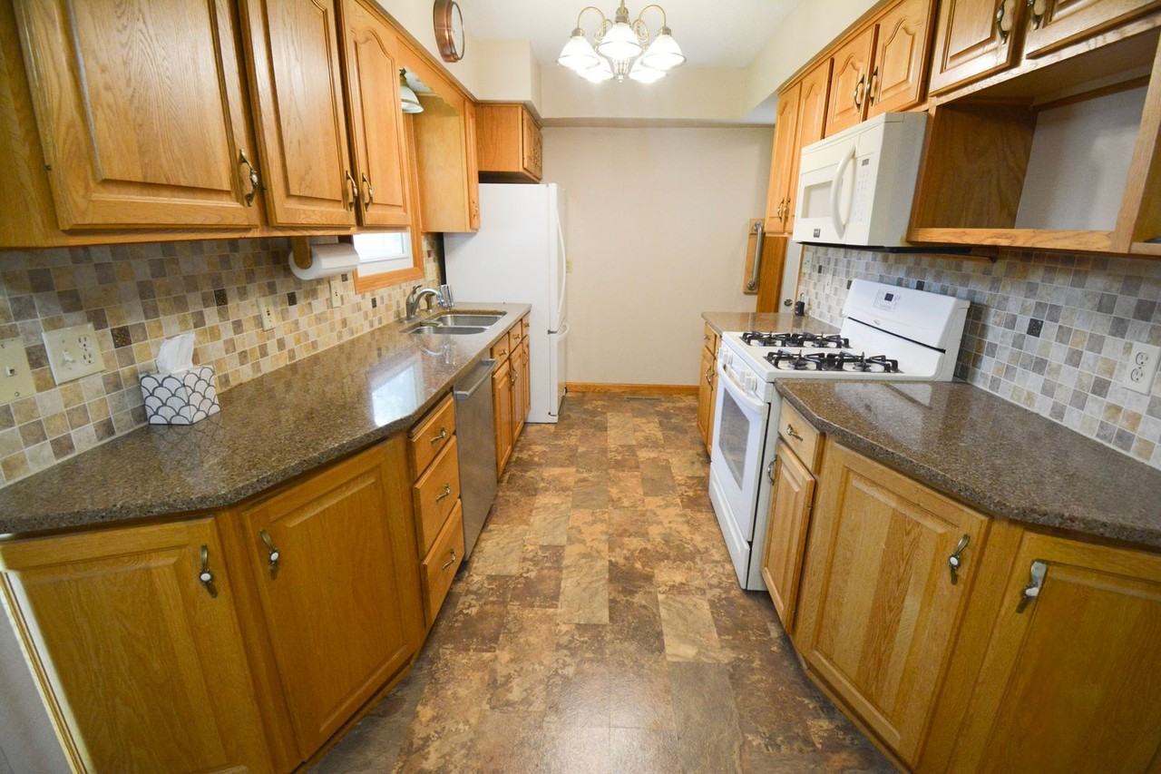960 17th St Se - Photo 5 of 22