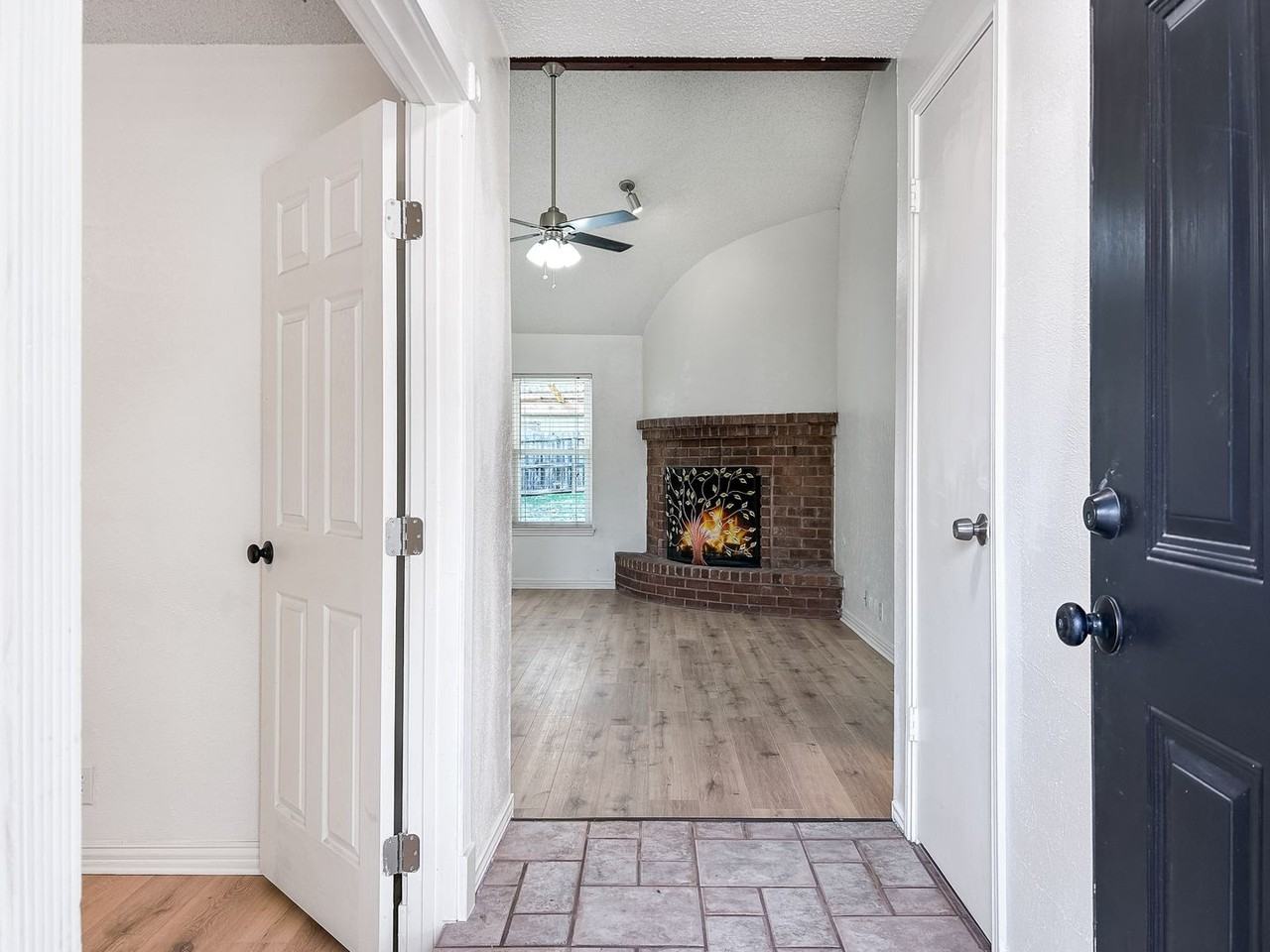 7859 Hawk Trail Street - Photo 4 of 32